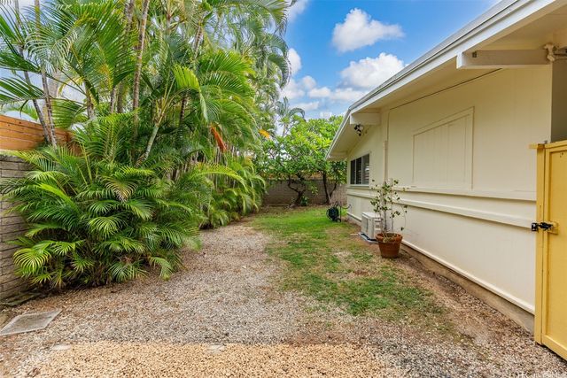 903 Alahaki Street, Kailua, HI 96734