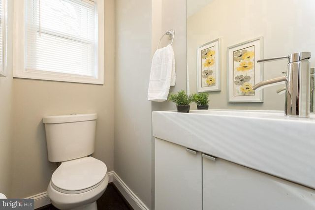 951 JEFFERSON ST NE, Washington, DC 20011