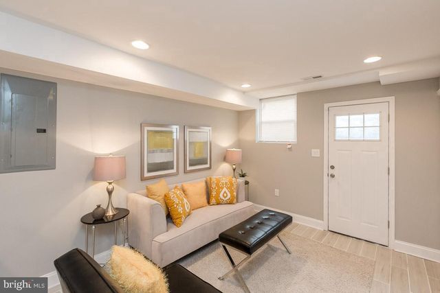 951 JEFFERSON ST NE, Washington, DC 20011