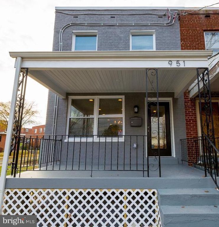 951 JEFFERSON ST NE, Washington, DC 20011