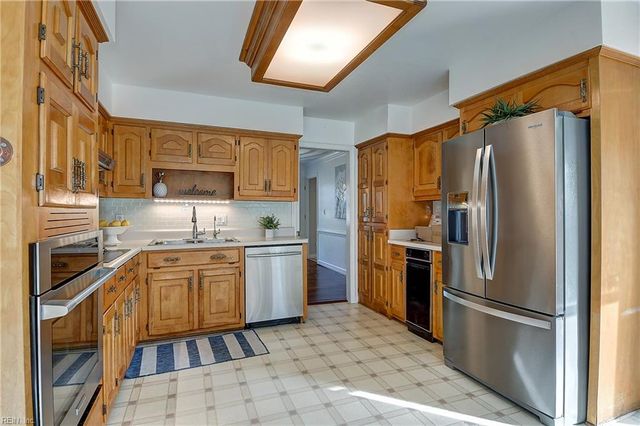 229 Oakengate TURN, Virginia Beach, VA 23462