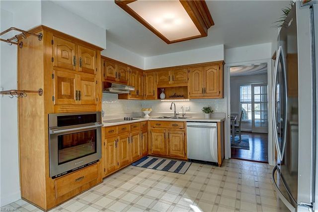 229 Oakengate TURN, Virginia Beach, VA 23462