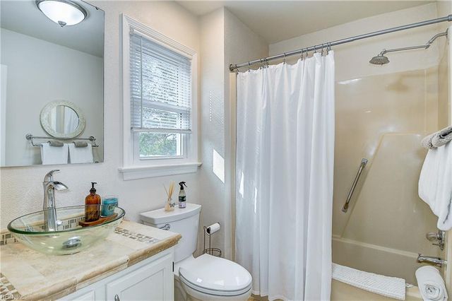 229 Oakengate TURN, Virginia Beach, VA 23462