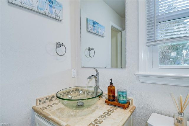 229 Oakengate TURN, Virginia Beach, VA 23462