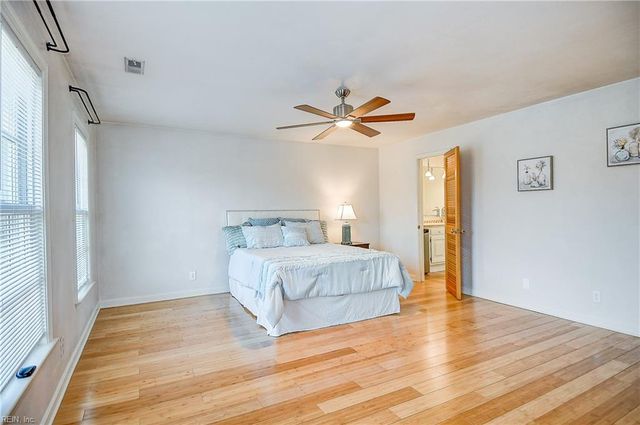 229 Oakengate TURN, Virginia Beach, VA 23462