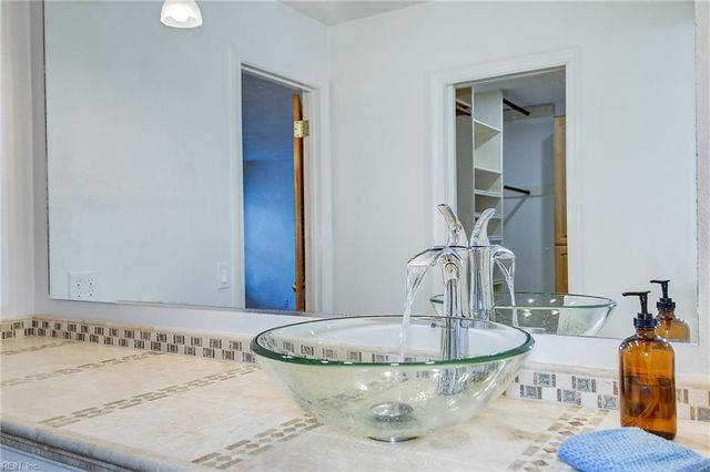 229 Oakengate TURN, Virginia Beach, VA 23462