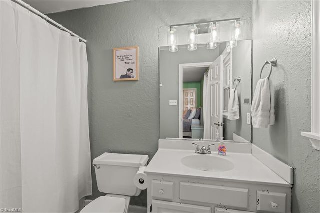 1800 Rivertrace Point, High Point, NC 27265