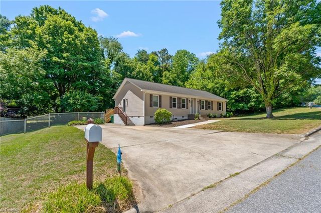 1800 Rivertrace Point, High Point, NC 27265