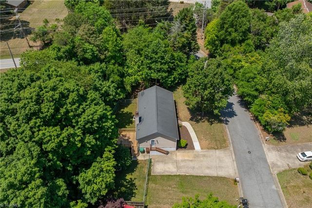 1800 Rivertrace Point, High Point, NC 27265