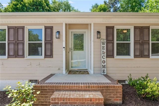 1800 Rivertrace Point, High Point, NC 27265