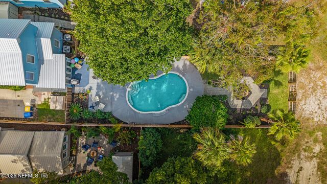 102 S 7TH Street, Fernandina Beach, FL 32034