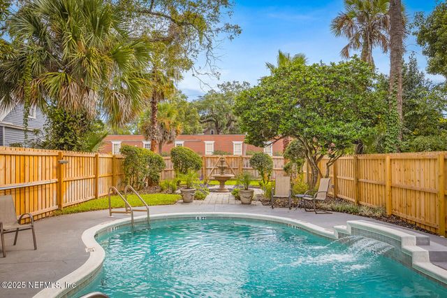 102 S 7TH Street, Fernandina Beach, FL 32034