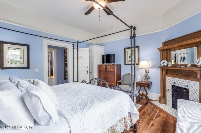 102 S 7TH Street, Fernandina Beach, FL 32034