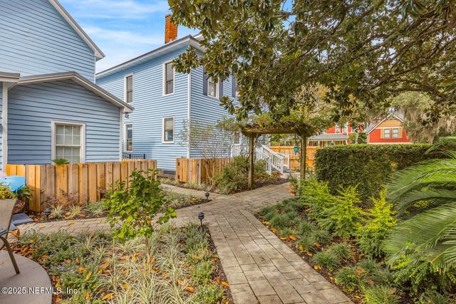 102 S 7TH Street, Fernandina Beach, FL 32034