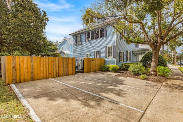 102 S 7TH Street, Fernandina Beach, FL 32034