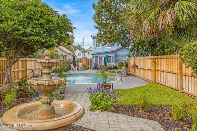 102 S 7TH Street, Fernandina Beach, FL 32034