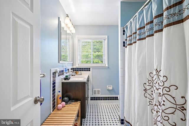 3006 APPLEDALE RD, Norristown, PA 19403
