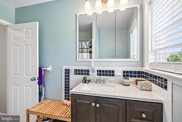 3006 APPLEDALE RD, Norristown, PA 19403