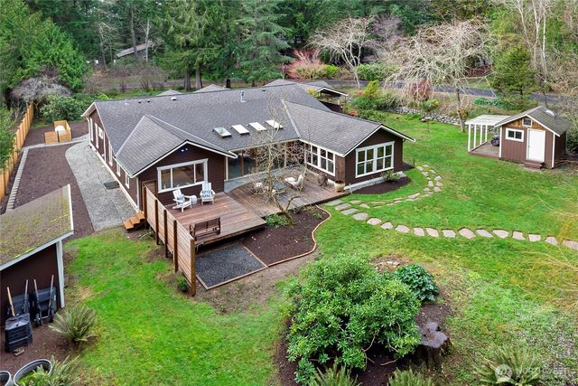 6133 NE Lariat Loop, Bainbridge Island, WA 98110