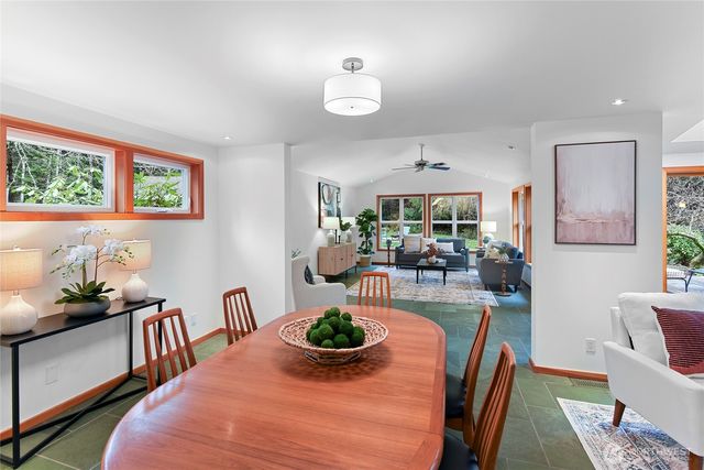 6133 NE Lariat Loop, Bainbridge Island, WA 98110