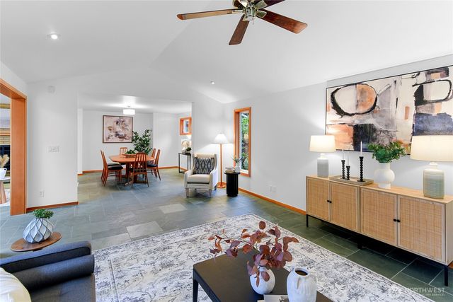 6133 NE Lariat Loop, Bainbridge Island, WA 98110