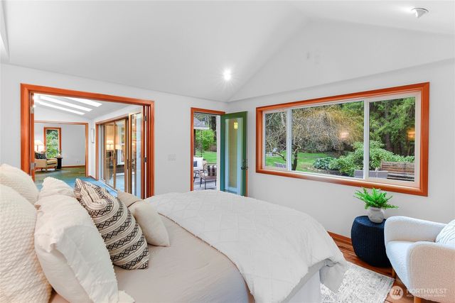 6133 NE Lariat Loop, Bainbridge Island, WA 98110