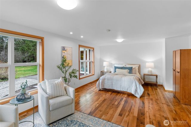 6133 NE Lariat Loop, Bainbridge Island, WA 98110