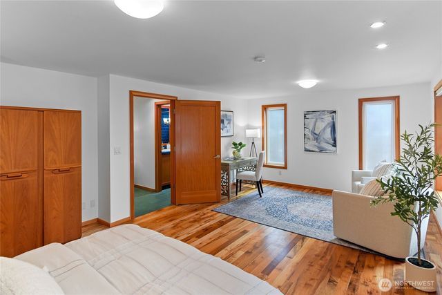 6133 NE Lariat Loop, Bainbridge Island, WA 98110