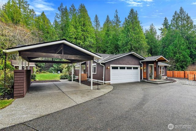 6133 NE Lariat Loop, Bainbridge Island, WA 98110