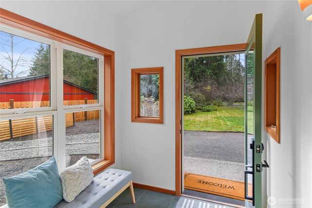 6133 NE Lariat Loop, Bainbridge Island, WA 98110