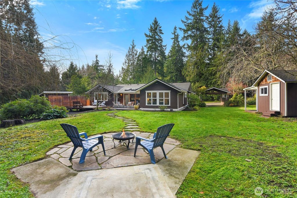 6133 NE Lariat Loop, Bainbridge Island, WA 98110