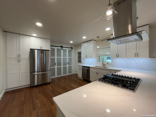 116 Lyman Dr, Terrell Hills, TX 78209
