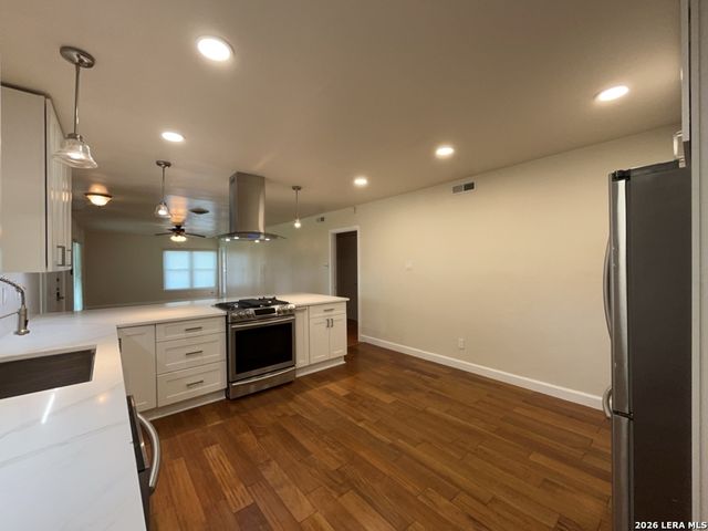 116 Lyman Dr, Terrell Hills, TX 78209