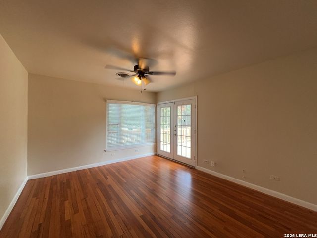116 Lyman Dr, Terrell Hills, TX 78209