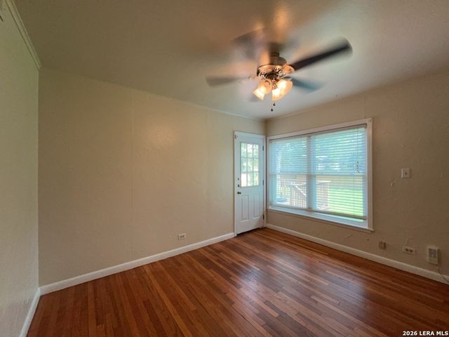 116 Lyman Dr, Terrell Hills, TX 78209