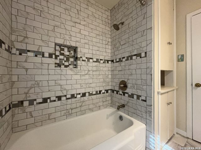 116 Lyman Dr, Terrell Hills, TX 78209