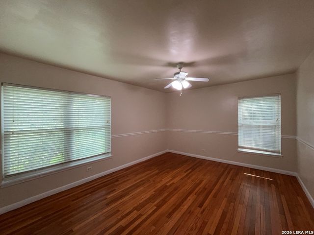 116 Lyman Dr, Terrell Hills, TX 78209