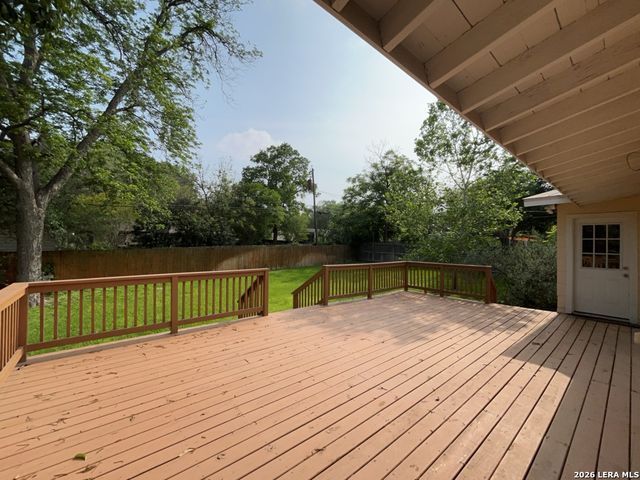 116 Lyman Dr, Terrell Hills, TX 78209