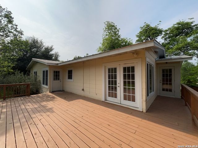 116 Lyman Dr, Terrell Hills, TX 78209