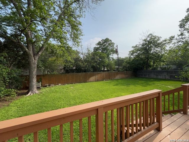 116 Lyman Dr, Terrell Hills, TX 78209