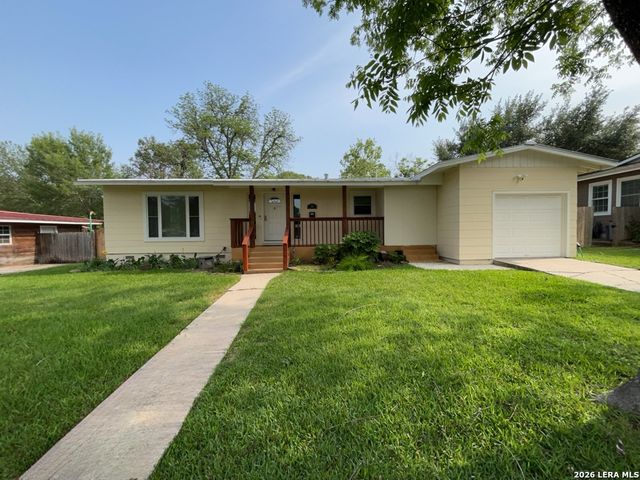 116 Lyman Dr, Terrell Hills, TX 78209