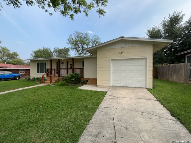 116 Lyman Dr, Terrell Hills, TX 78209