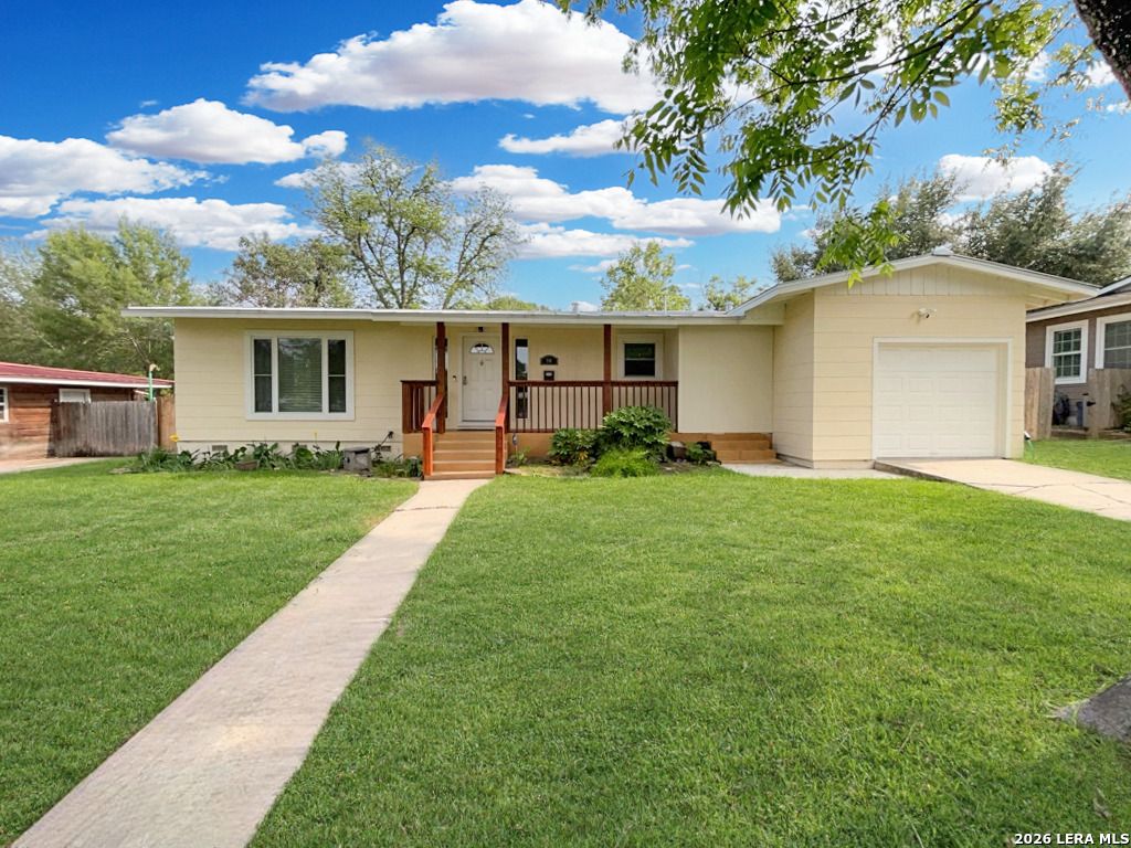 116 Lyman Dr, Terrell Hills, TX 78209
