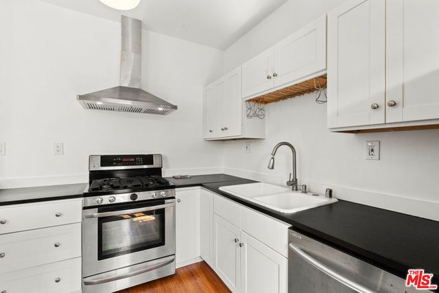 123 Ellita Place, Los Angeles, CA 90042