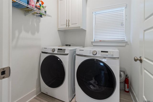 10136 Grayton Dr, Central, LA 70818