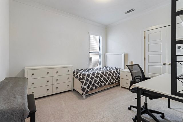 10136 Grayton Dr, Central, LA 70818