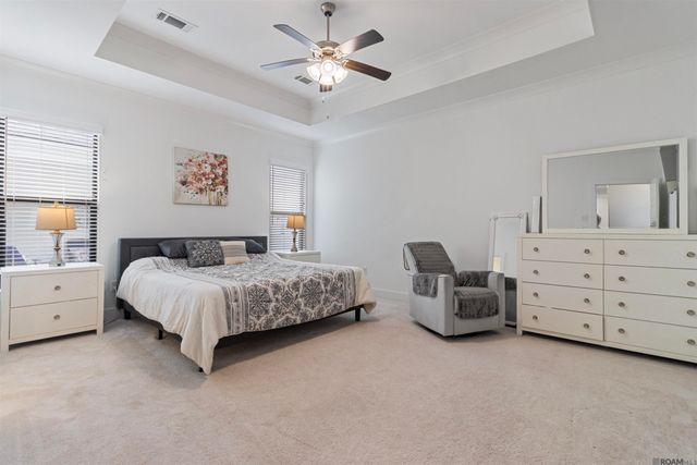 10136 Grayton Dr, Central, LA 70818