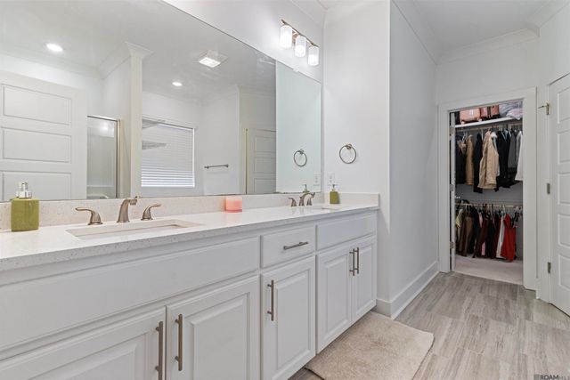 10136 Grayton Dr, Central, LA 70818