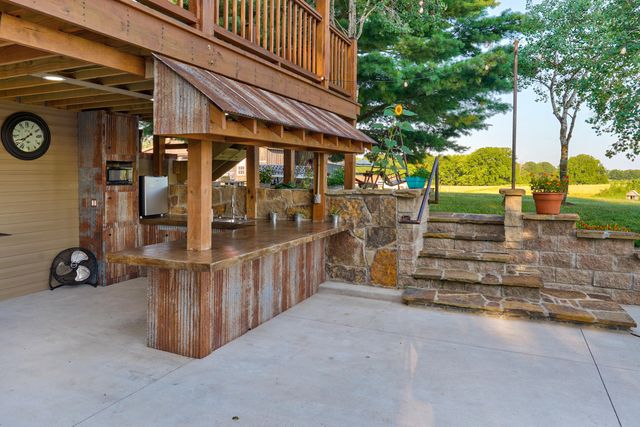 5313 S Farm Road 241, Rogersville, MO 65742