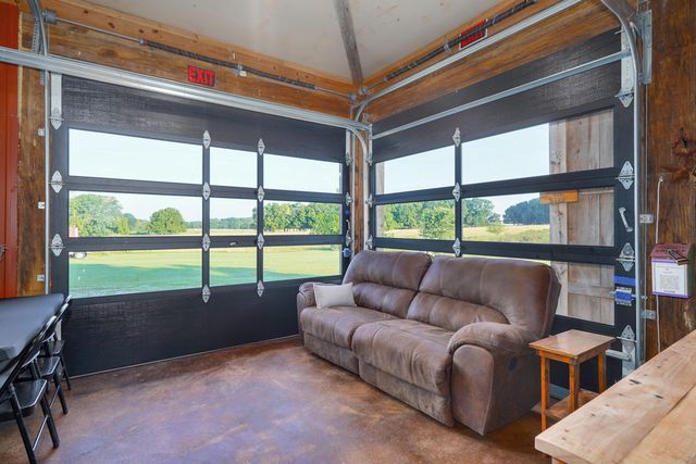 5313 S Farm Road 241, Rogersville, MO 65742
